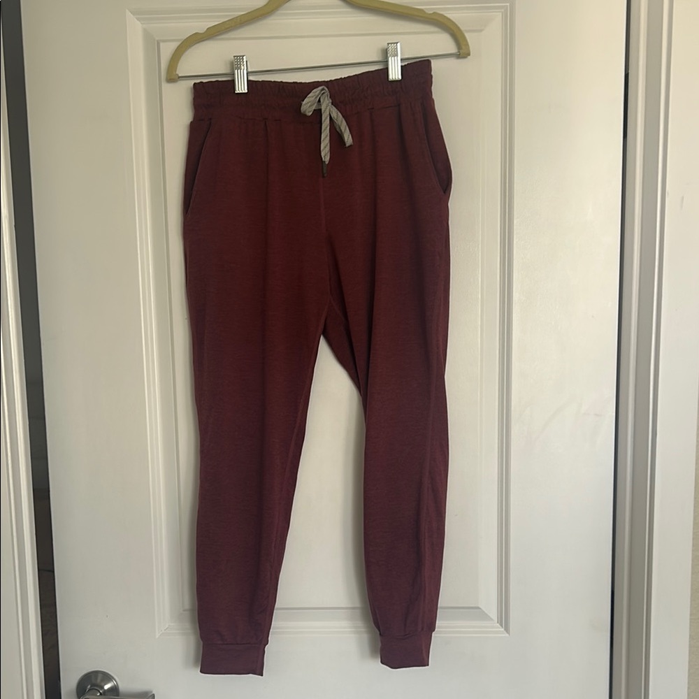 Vuori Dupe! Kirkland Signature Women’s Red Jogger Pants, Size XS